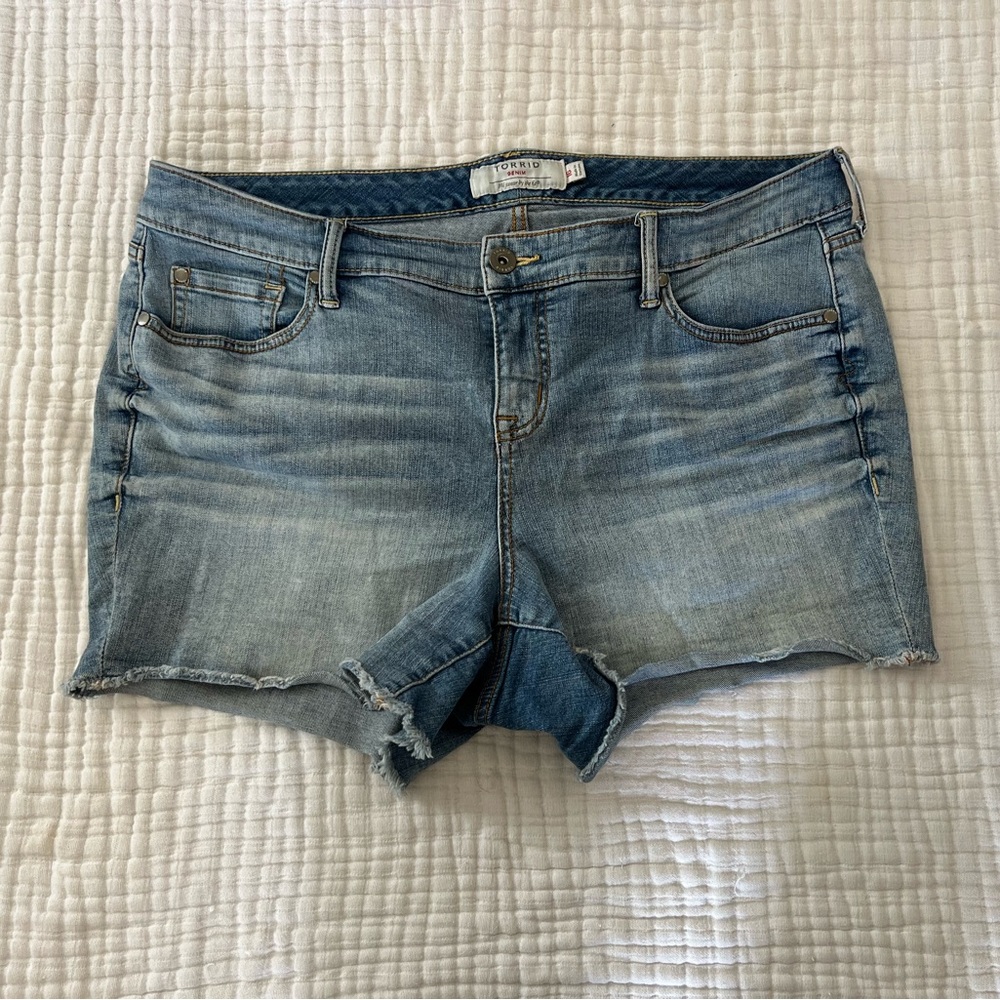 Torrid Jean shorts size 16